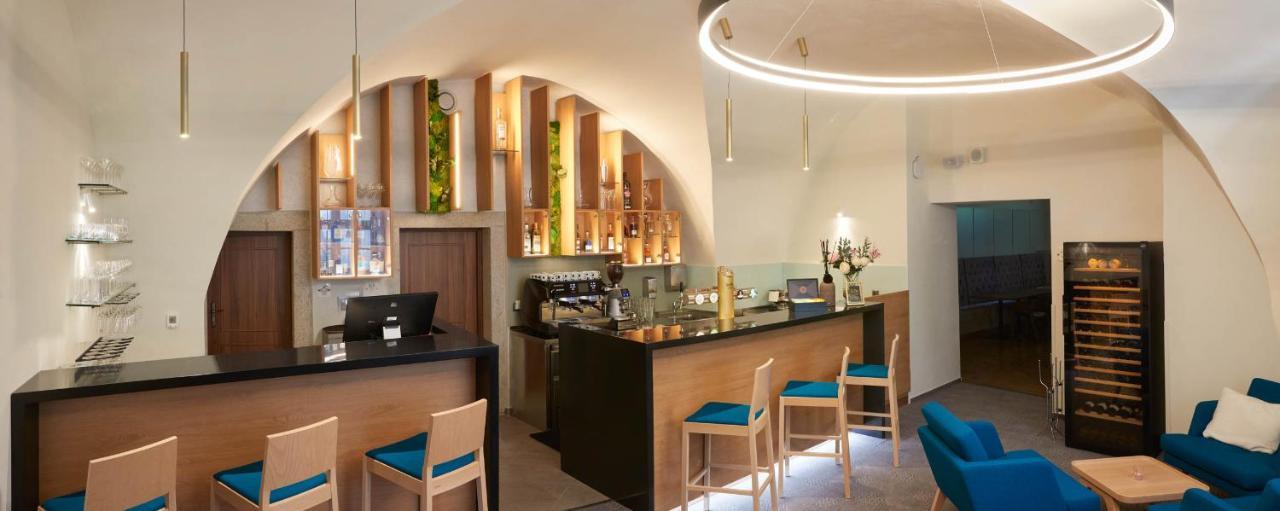 Zamek Trest Hotel Luaran gambar