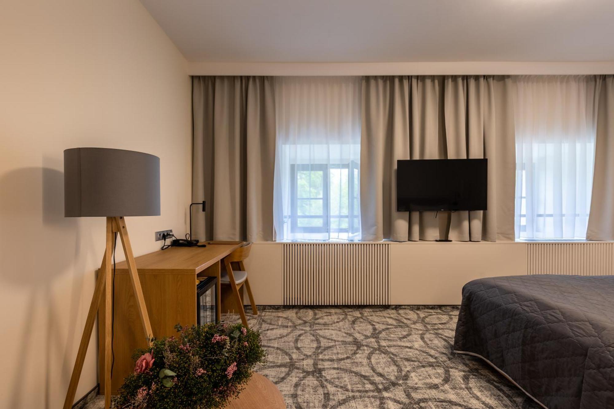 Zamek Trest Hotel Luaran gambar